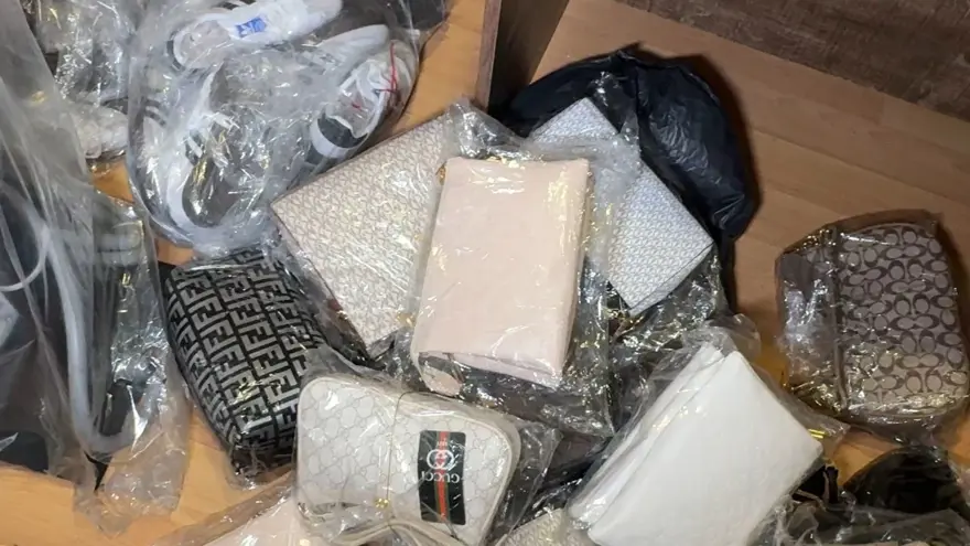 Büro, sahte ürün deposu çıktı: İçinde yok yok... 2