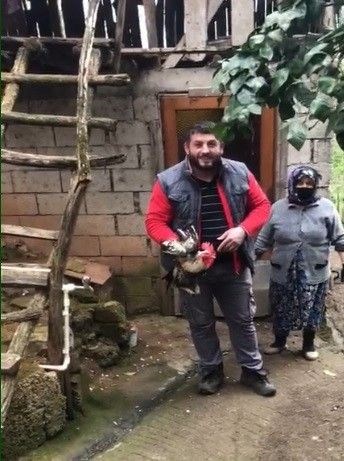 Trabzon'da 'anne' diyen horoz