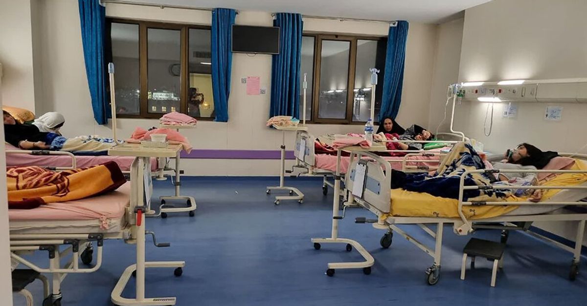 İran'da kız öğrencilerin toplu zehirlenme vakaları: 11 okulda 400'den fazla öğrenci daha zehirlendi