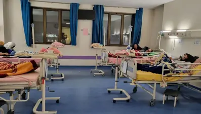 İran'da kız öğrencilerin toplu zehirlenme vakaları: 11 okulda 400'den fazla öğrenci daha zehirlendi