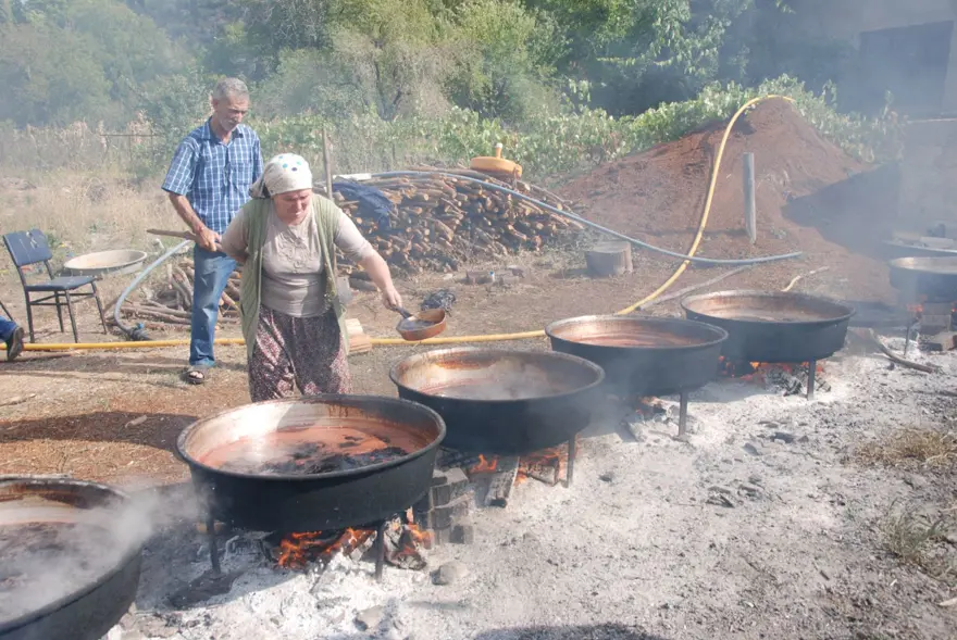 Toroslardan toplanıyor, sadece pekmez olarak tüketiliyor 11