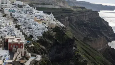 Santorini'de resmi olarak yanardağ uyarısı yapıldı