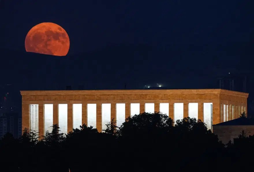 Mevsimin ilk dolunayı büyüledi 3
