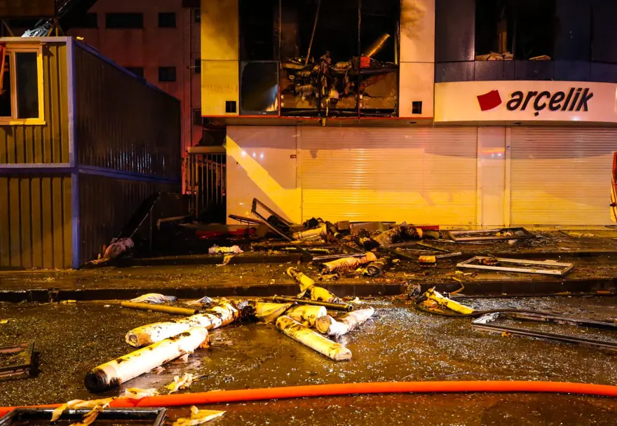 İstanbul'da iş yeri yangını 1