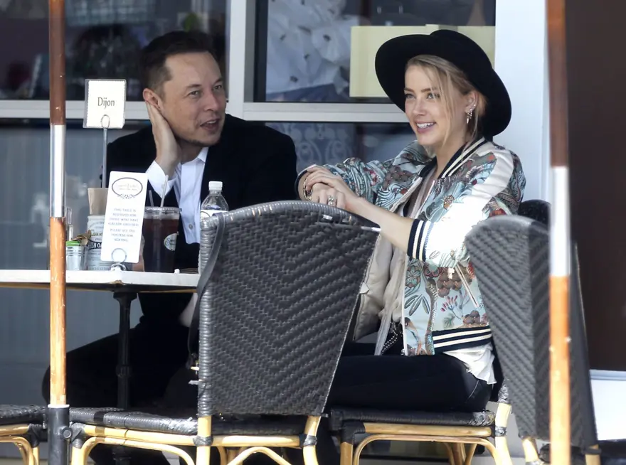 Amber Heard tarafından terk edilen Elon Musk, ayrılık sonrası ilk kez konuştu 2 Amber Heard tarafından terk edilen Elon Musk, ayrılık sonrası ilk kez konuştu 2