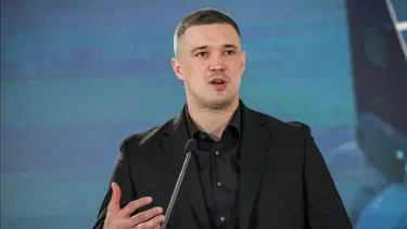 Zelenskiy, popüler bakanı görevden aldı