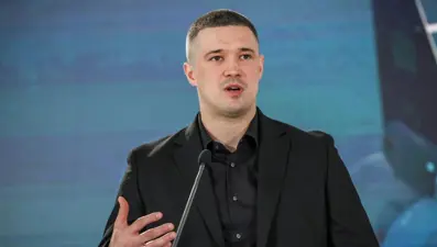 Zelenskiy, popüler bakanı görevden aldı