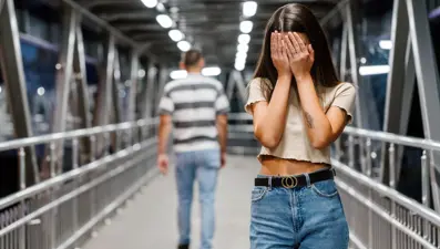 Aşk hayatınızı mahveden 5 zehirli cümle: Farkında olmadan yapılıyor