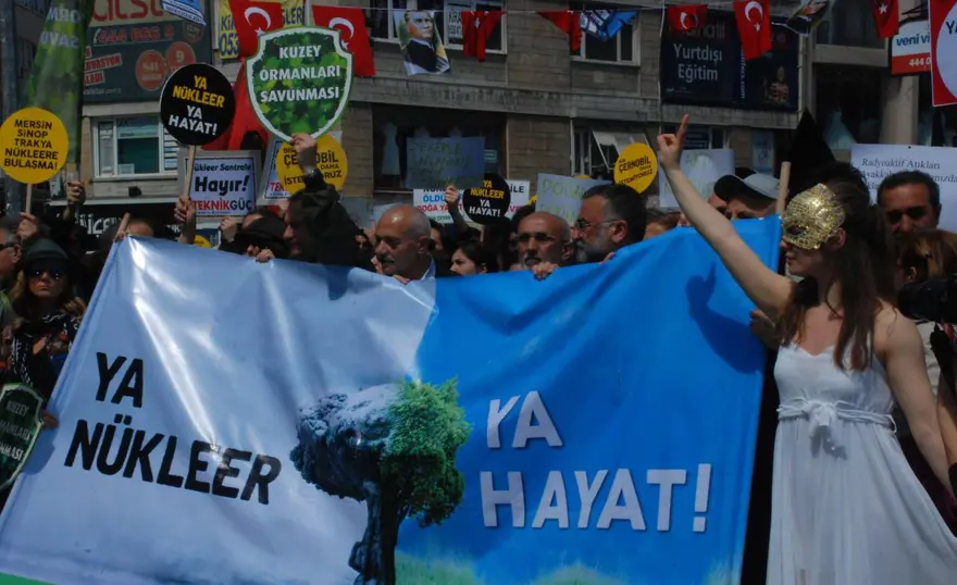 Kadıköy'de nükleer karşıtı eylem 2