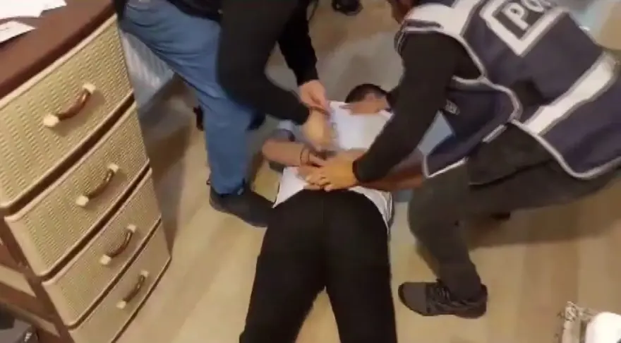 Arkadaşlık ve evlilik vaadiyle dolandırıcılık: 8 tutuklama 1