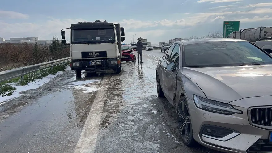 Bursa'da 25 araçlık zincirleme trafik kazası 2
