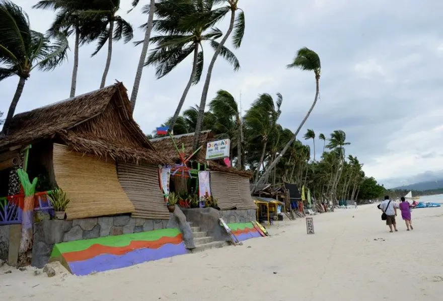 Filipinler 1 milyar dolar gelir getiren turistik adayı kapattı 15