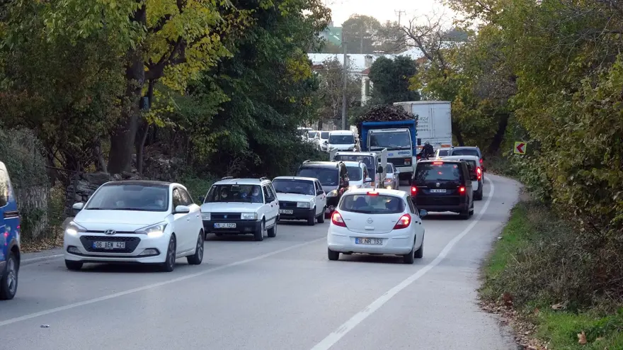 Kısıtlama öncesi Bursa'da kilometrelerce su kuyruğu 6