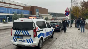 İçinde bulunduğu otomobilin sürücüsünü vurdu