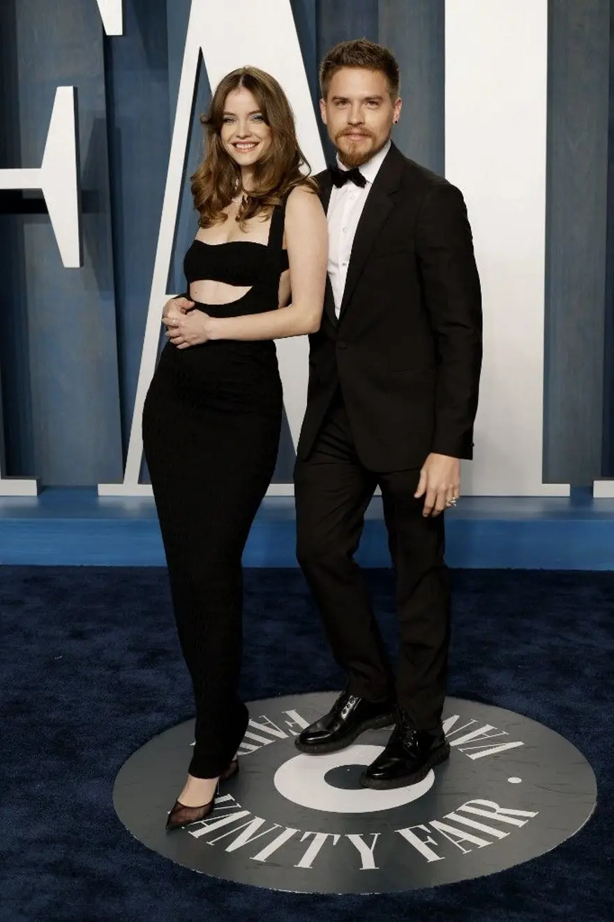 Barbara Palvin ile Dylan Sprouse’dan evlilik yolunda ilk adım Barbara Palvin ile Dylan Sprouse’dan evlilik yolunda ilk adım