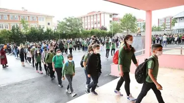 Artan vaka sayısı okulların açılış tarihini etkiler mi? (Bakan Selçuk yanıtladı)