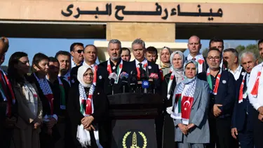 AK Parti heyeti Refah Sınır Kapısı'na gitti
