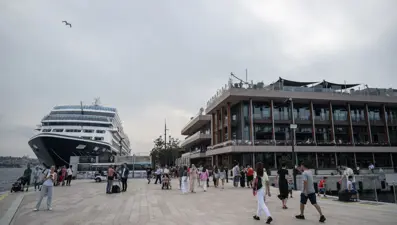 Lüks kruvaziyer "Visita" Galataport'ta