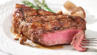 Dünyada ilk kez laboratuvar ortamında yapay biftek üretildi