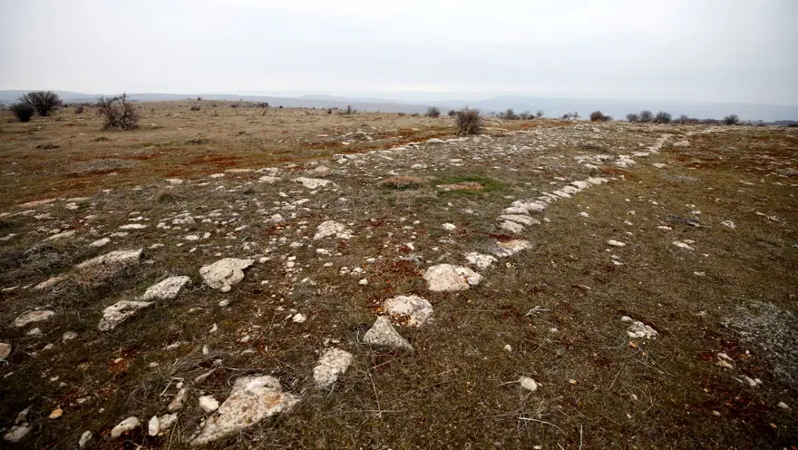 Elazığ'da doğa yürüyüşünde keşfedilen 2 bin yıllık Roma yolu turizme kazandırılacak 9 Elazığ'da doğa yürüyüşünde keşfedilen 2 bin yıllık Roma yolu turizme kazandırılacak 9