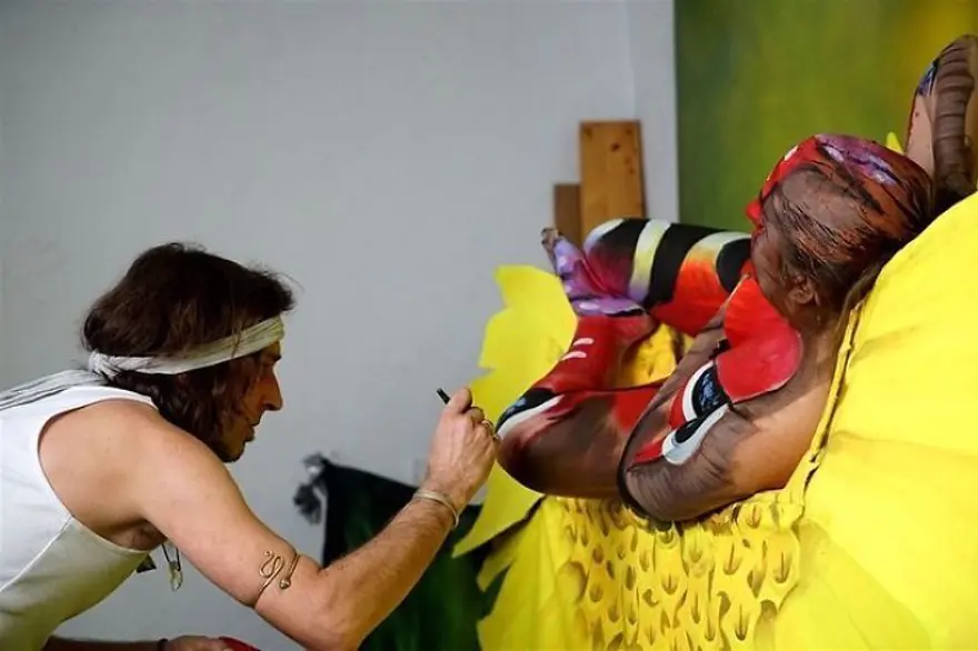 Johannes Stötter’in vücut boyama sanatı: Kelebek aslında birkadın 9