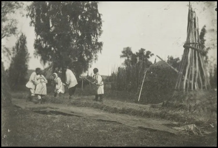 Bilim kurgu değil Türk boylarının 111 yıllık fotoğrafları. Gizemli heykeller, gelişmiş aletler, tanıdık kıyafetler (106 fotoğrafla gizemli Türk tarihi) 23