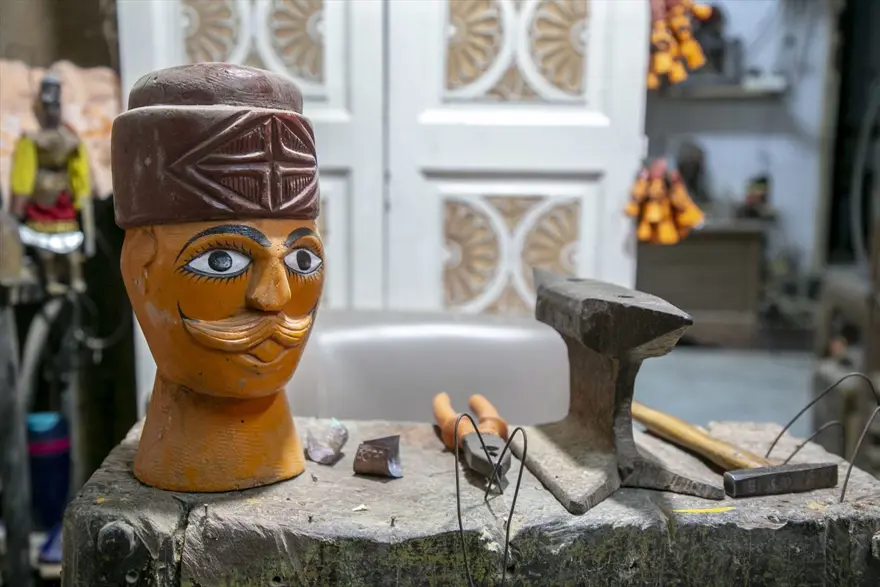 Osmanlı'daki ahşap kukla geleneğini yaşatıyorlar 1 Osmanlı'daki ahşap kukla geleneğini yaşatıyorlar 1