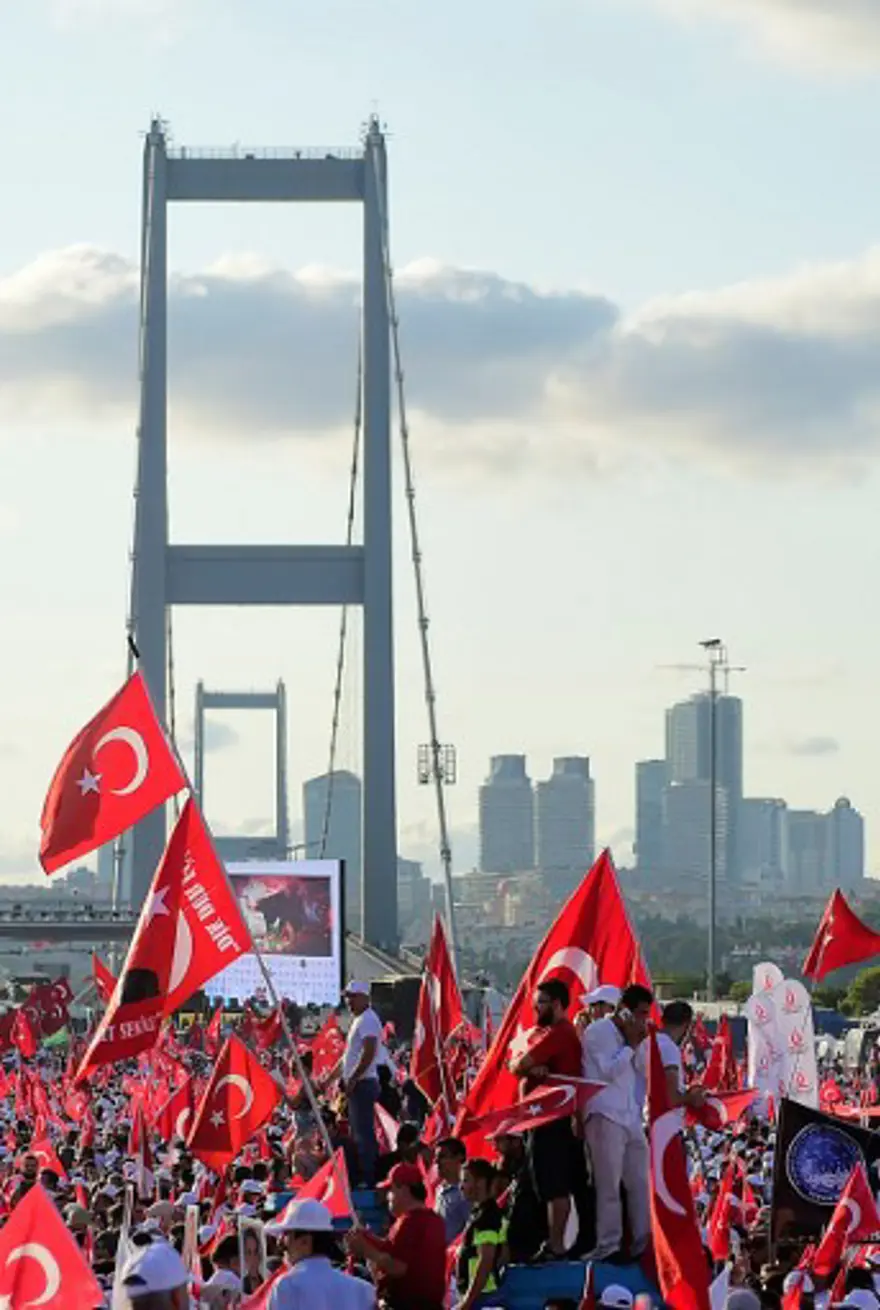 Yabancı ajansların gözüyle İstanbul'da 15 Temmuz 12 Yabancı ajansların gözüyle İstanbul'da 15 Temmuz 12