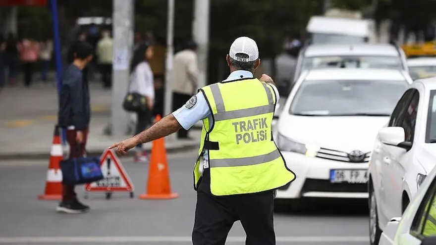 Karayolları Trafik Kanunu sil baştan: İşte madde madde yeni trafik cezaları 