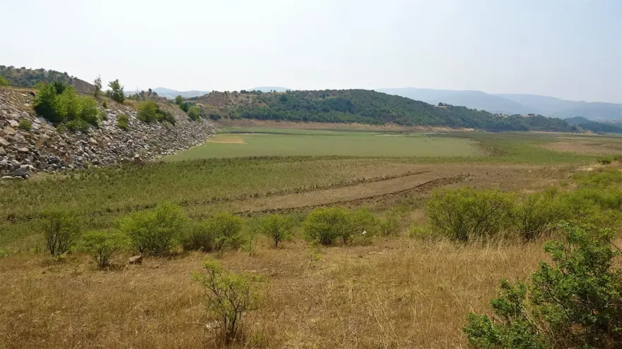 İkizcetepeler Barajı'nda su seviyesi düştü, köy kalıntıları ortaya çıktı 15