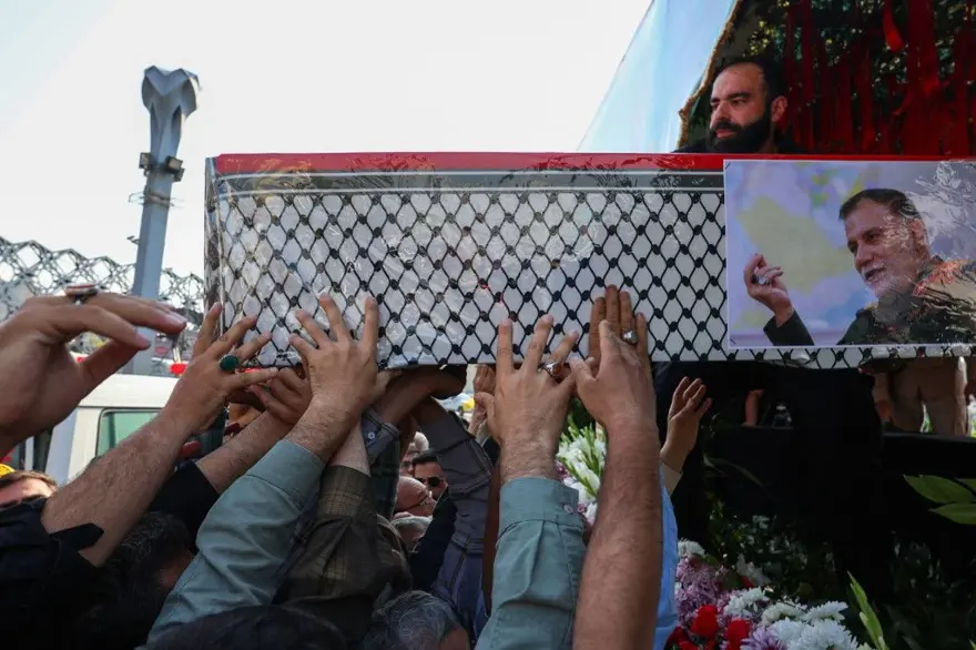 İranlı kayıp komutan ortaya çıktı! İsmail Kaani gözyaşlarını tutamadı 4 İranlı kayıp komutan ortaya çıktı! İsmail Kaani gözyaşlarını tutamadı 4