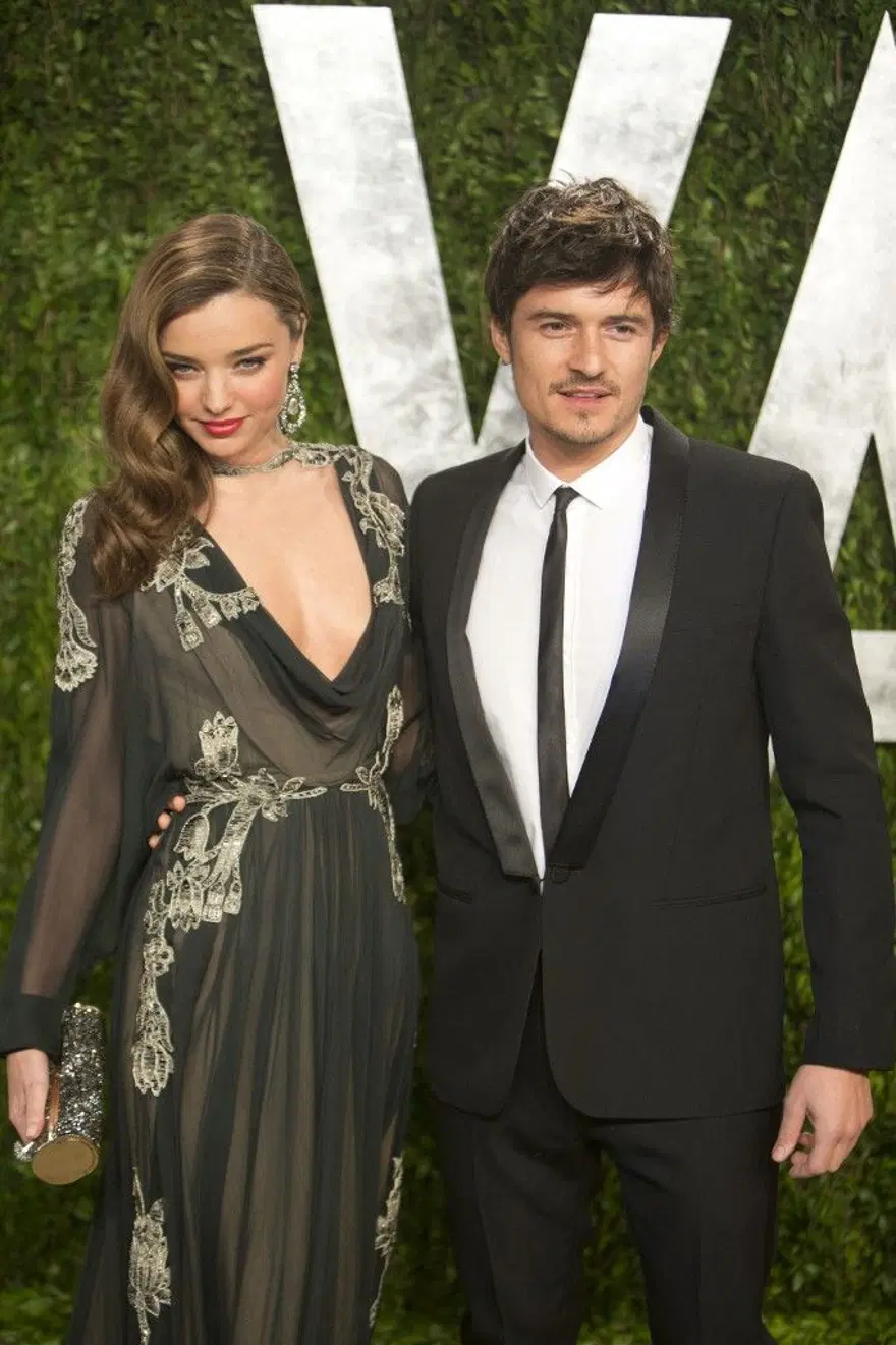 Dördüncü kez anne olmaya hazırlanan Miranda Kerr'den karnı burnunda poz 7