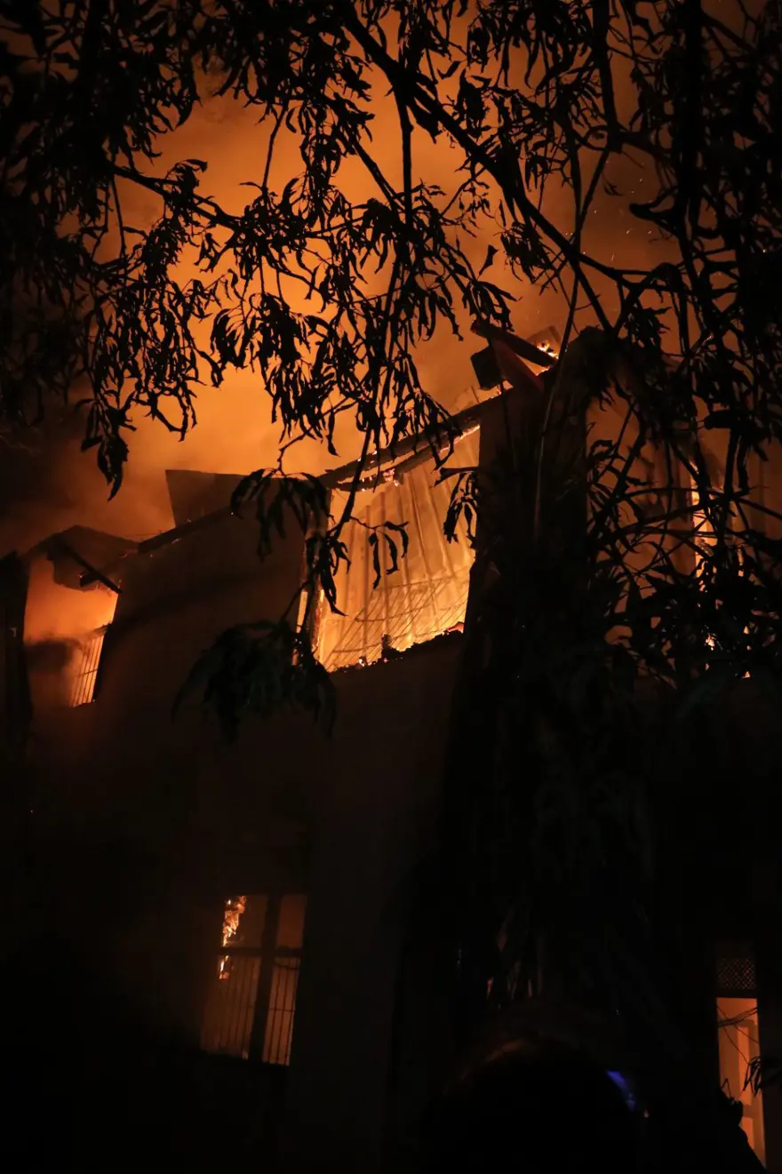 Sri Lanka'da son durum: Başbakan ve Devlet Başkanı'ndan istifa kararı 11 Sri Lanka'da son durum: Başbakan ve Devlet Başkanı'ndan istifa kararı 11