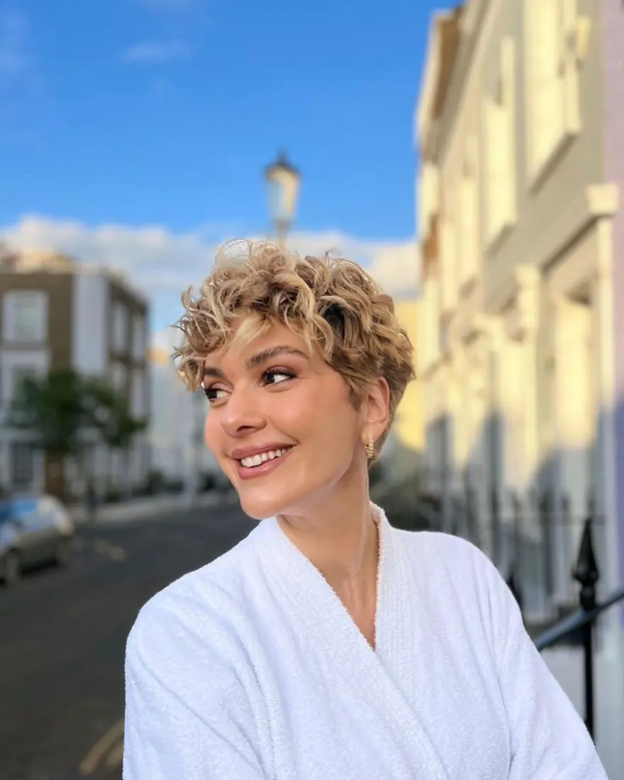 Burak Özçivit'ten yeni imaj: Tatil başlar  (Ünlülerin değişimi) 75