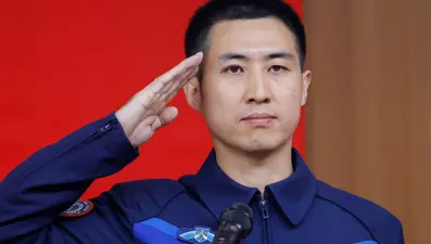 Çin en genç astronotunu ve fareleri uzaya gönderiyor