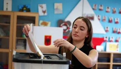 Arnavutluk, genel seçim için sandık başında