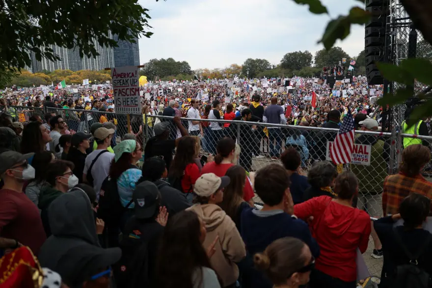 Trump'a karşı "Krallara hayır" gösterisi: Milyonlarca kişi katılıyor 2