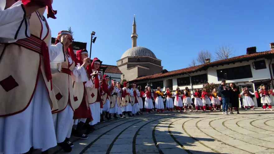 Avrupa’nın en genç ülkesi Kosova bağımsızlığının 16. yılını kutluyor 