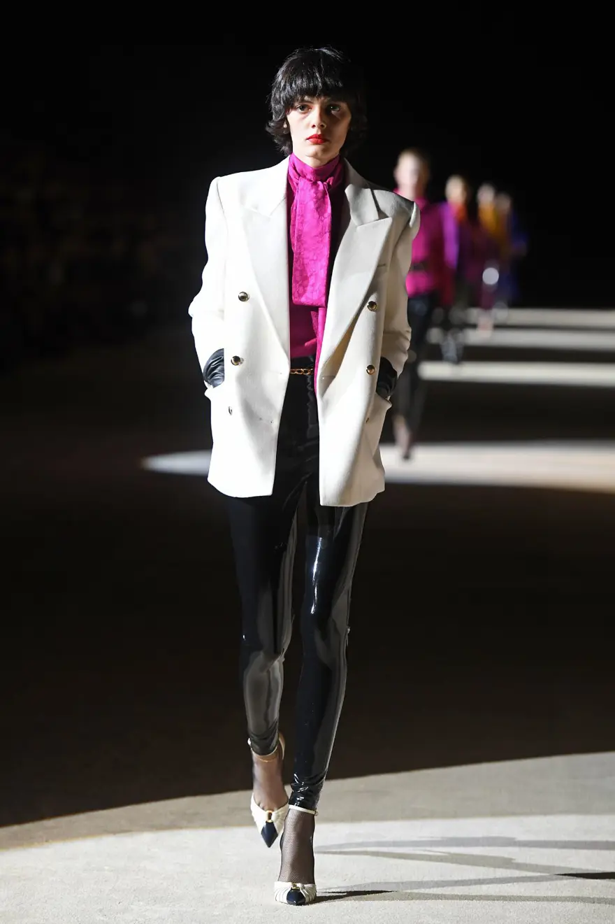 Ünlüler Paris Moda Haftası Saint Laurent defilesinde ön sıralarda 20