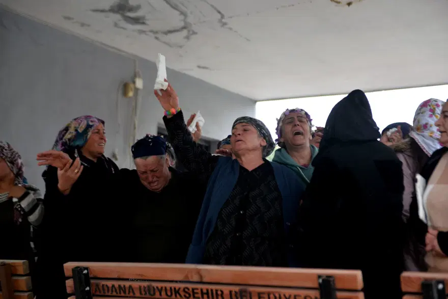 Yeni yıl sabahı yaşanan faciada ölenlere gözyaşlarıyla veda: “Yenievinize hoş geldiniz” 5
