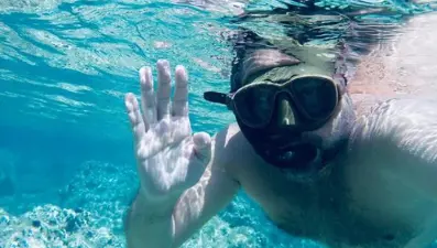 Ata Demirer son durumu paylaştı: Müsilaj gitti, deniz cam gibi!