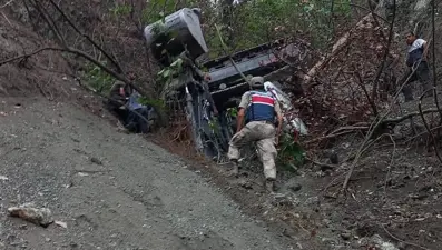 Hatay'da yol çalışmasında kaza: Uçuruma yuvarlanıp öldü