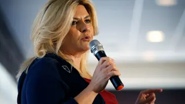 Heykel parasıyla estetik yaptırmıştı: Trump’tan Cumhuriyetçi siyasetçiye af