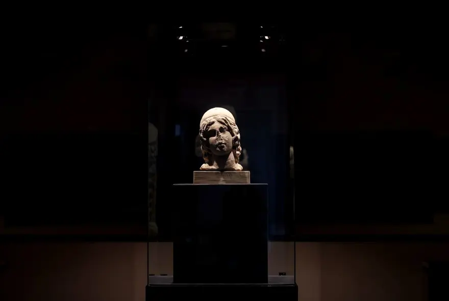 Apollon heykelleri ilk kez ziyaretçisiyle buluştu 6