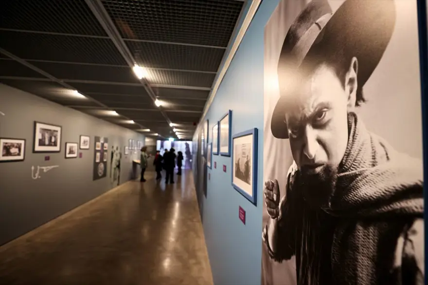 Kulis: Bir Tiyatro Belleği, Hagop Ayvaz sergisi açıldı 10