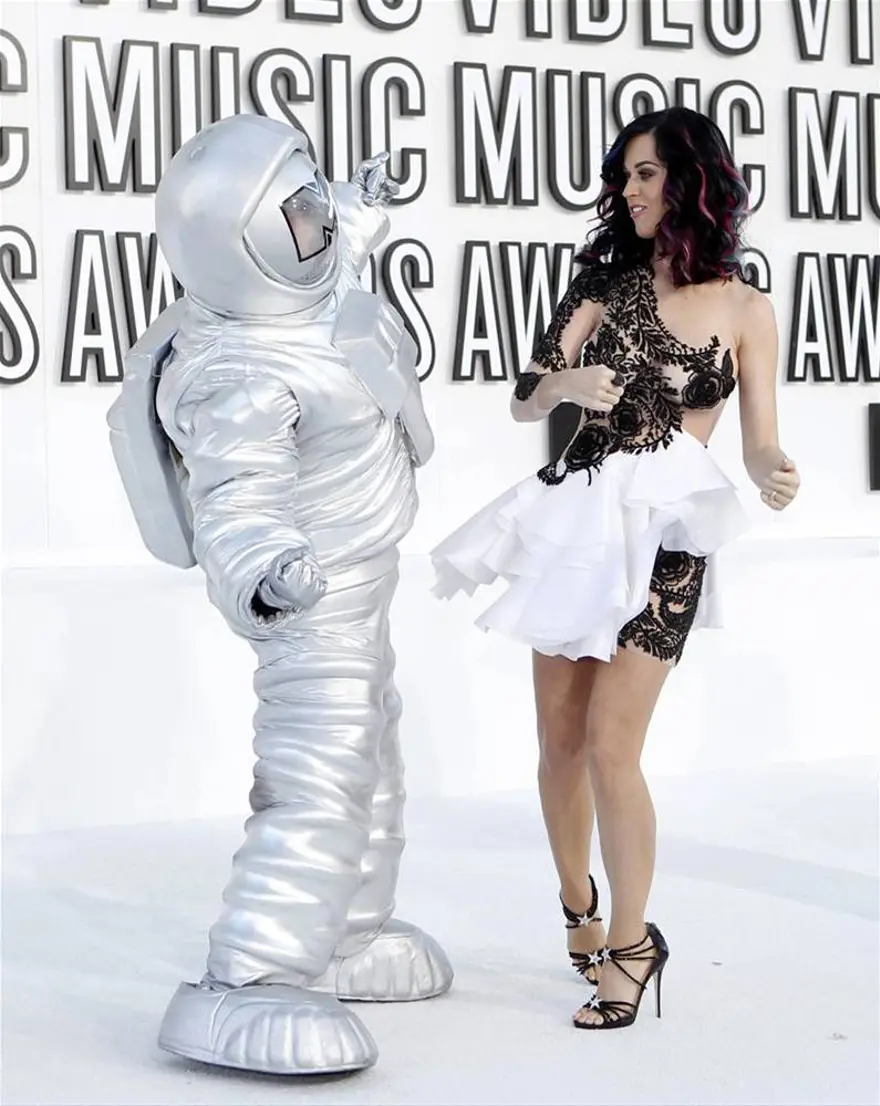 Lady Gaga'nın etten elbisesi! 39