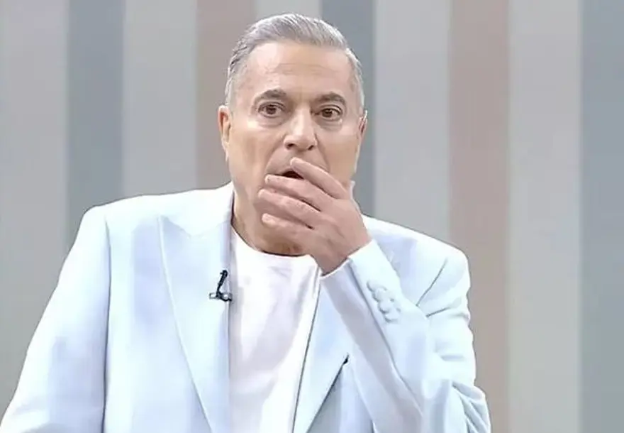 Mehmet Ali Erbil'den geri adım: Çağla Şıkel'den özür diledi Mehmet Ali Erbil'den geri adım: Çağla Şıkel'den özür diledi