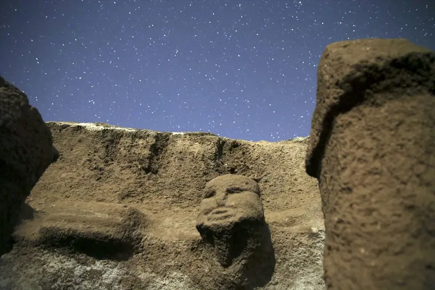 Neolitik dönemin önemli merkezi 'Karahantepe' yıldızların altında 14