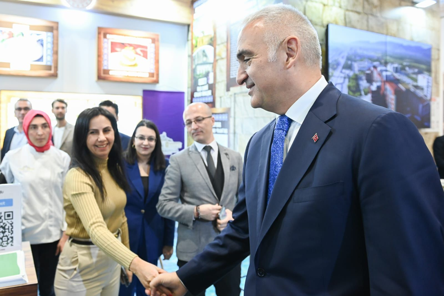 Kültür ve Turizm Bakanı Ersoy: İlk veriler çok iyi, hedef 65 milyon ziyaretçi 