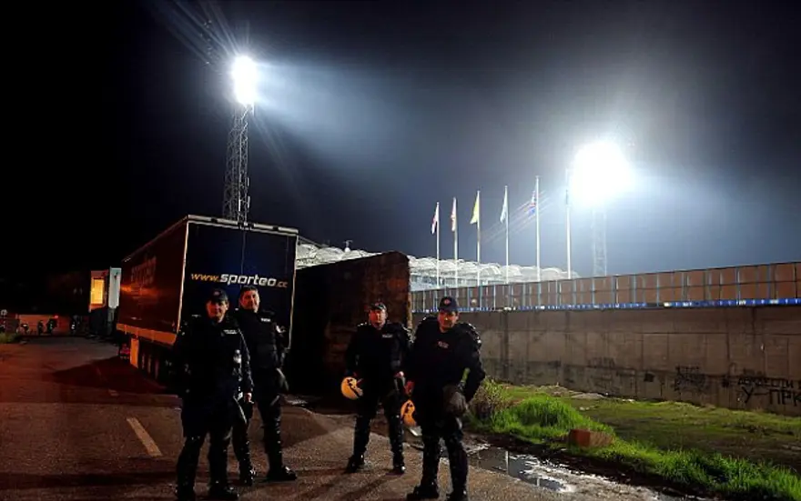 Holiganlar yine iş başında 5
